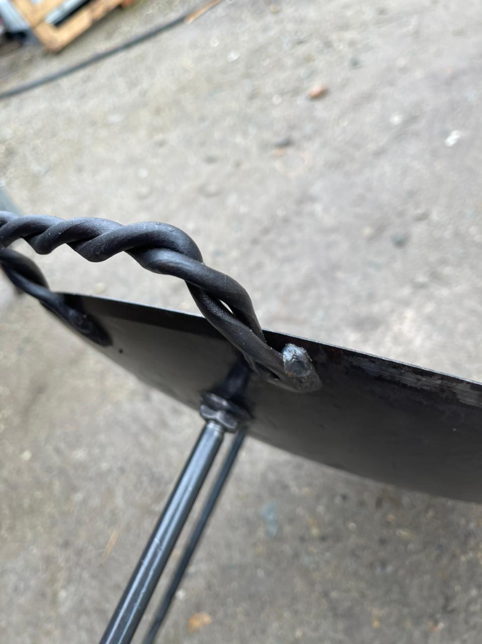 картинка Сковорода из диска Бороны на ножках от магазина Мангалторг