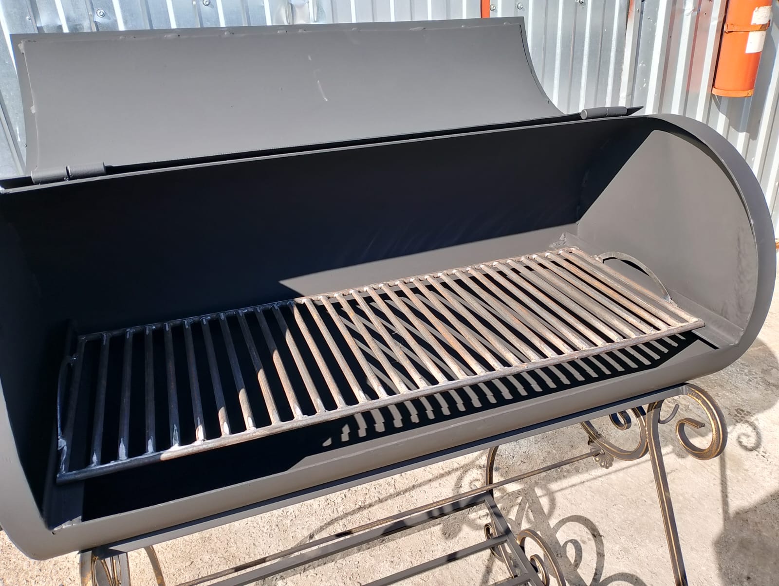 картинка Мангал - гриль "Бочонок" (2мм) от магазина Мангалторг