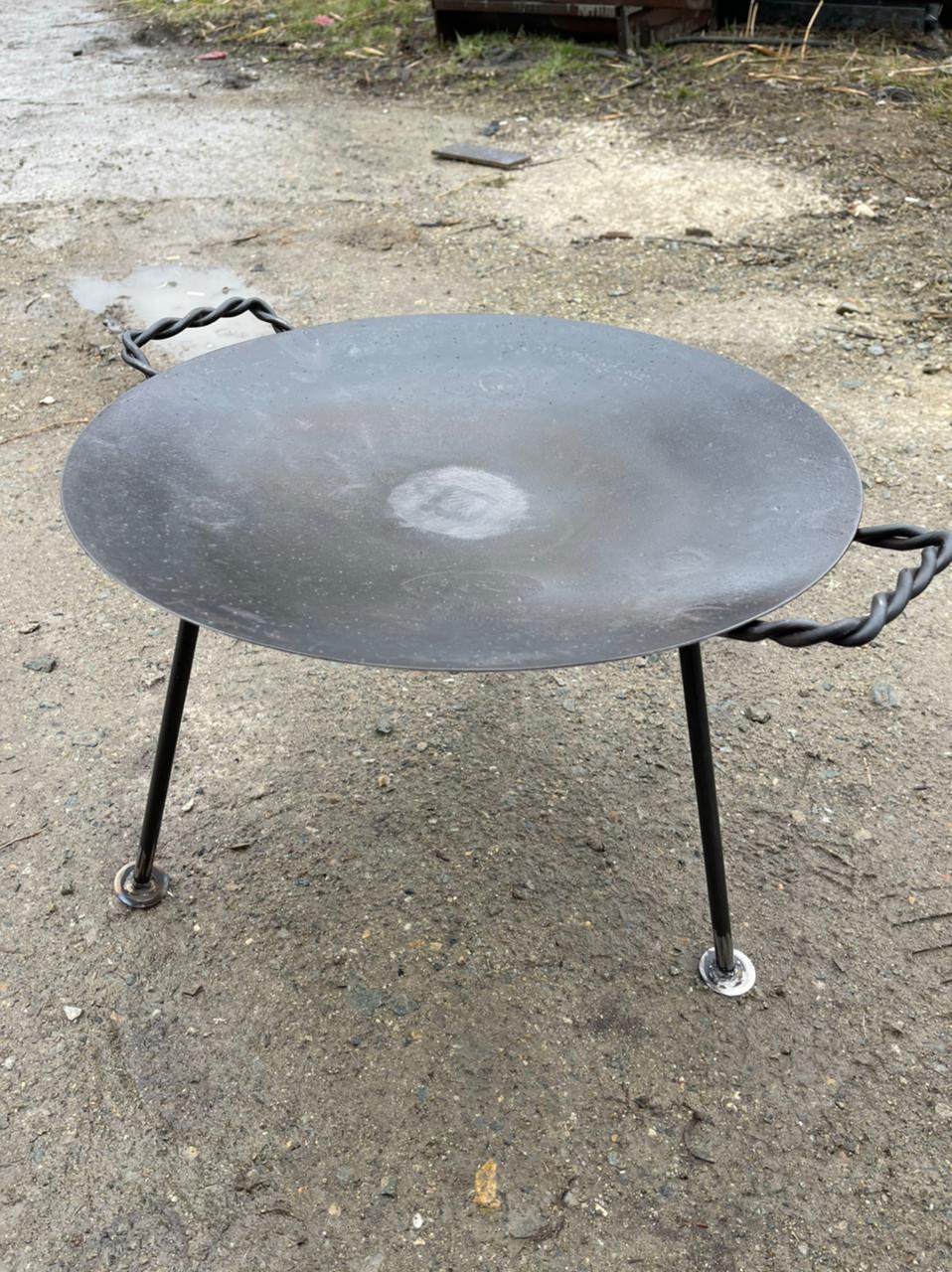 картинка Сковорода из диска Бороны на ножках от магазина Мангалторг