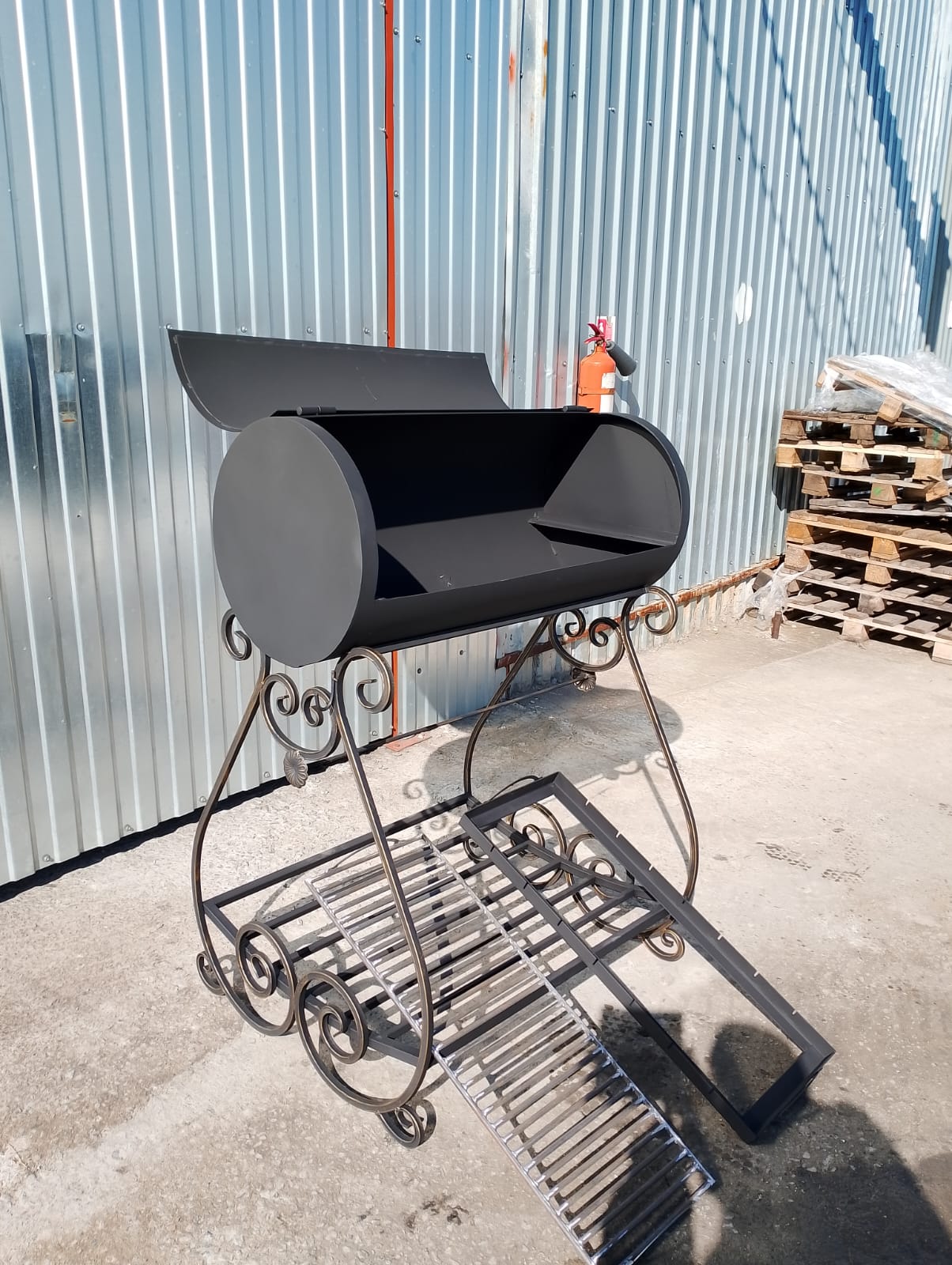 картинка Мангал - гриль "Бочонок" (2мм) от магазина Мангалторг